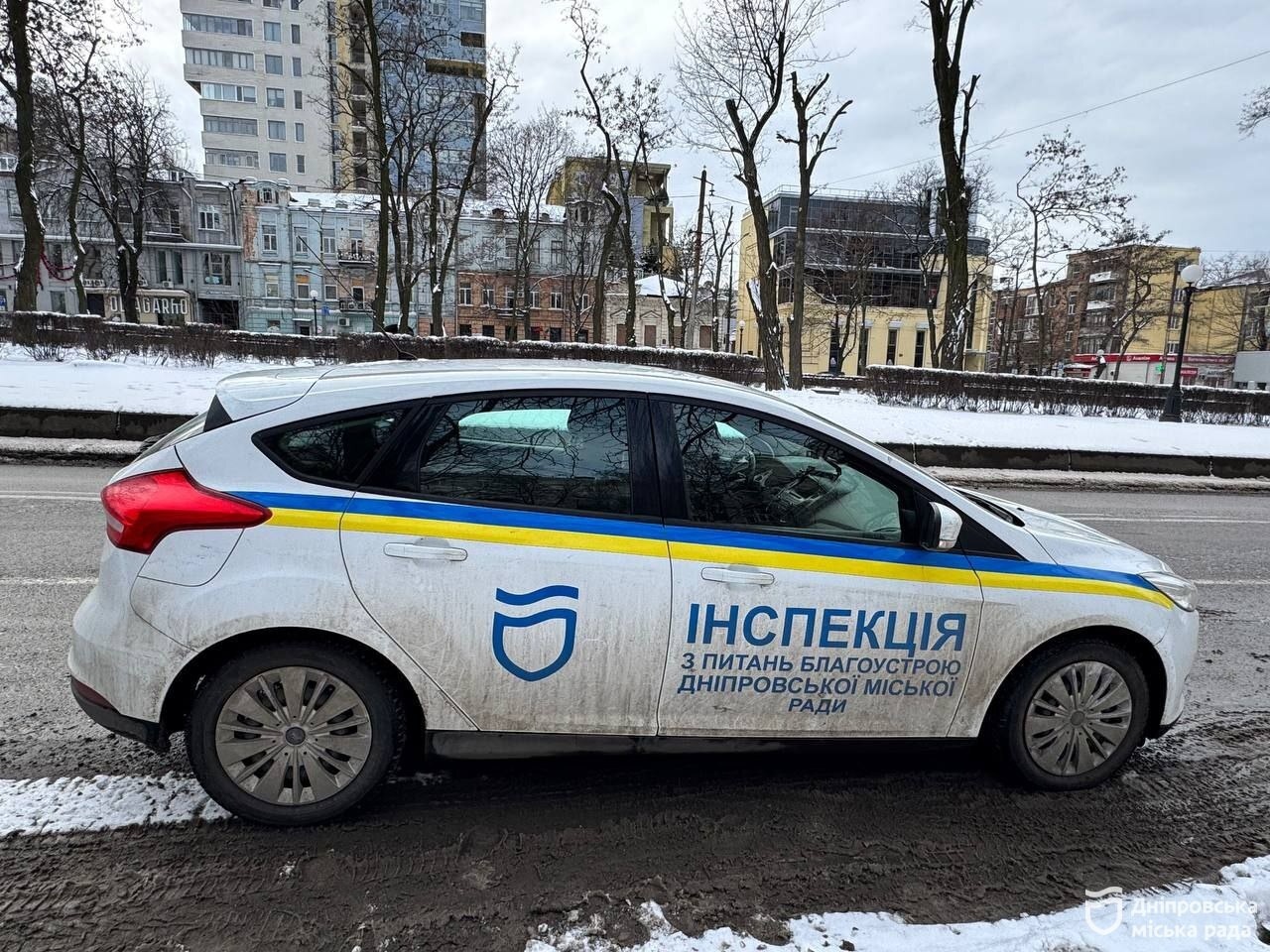 У Дніпрі посилили контроль за прибиранням снігу біля будівель та підприємств - 30.12.2025