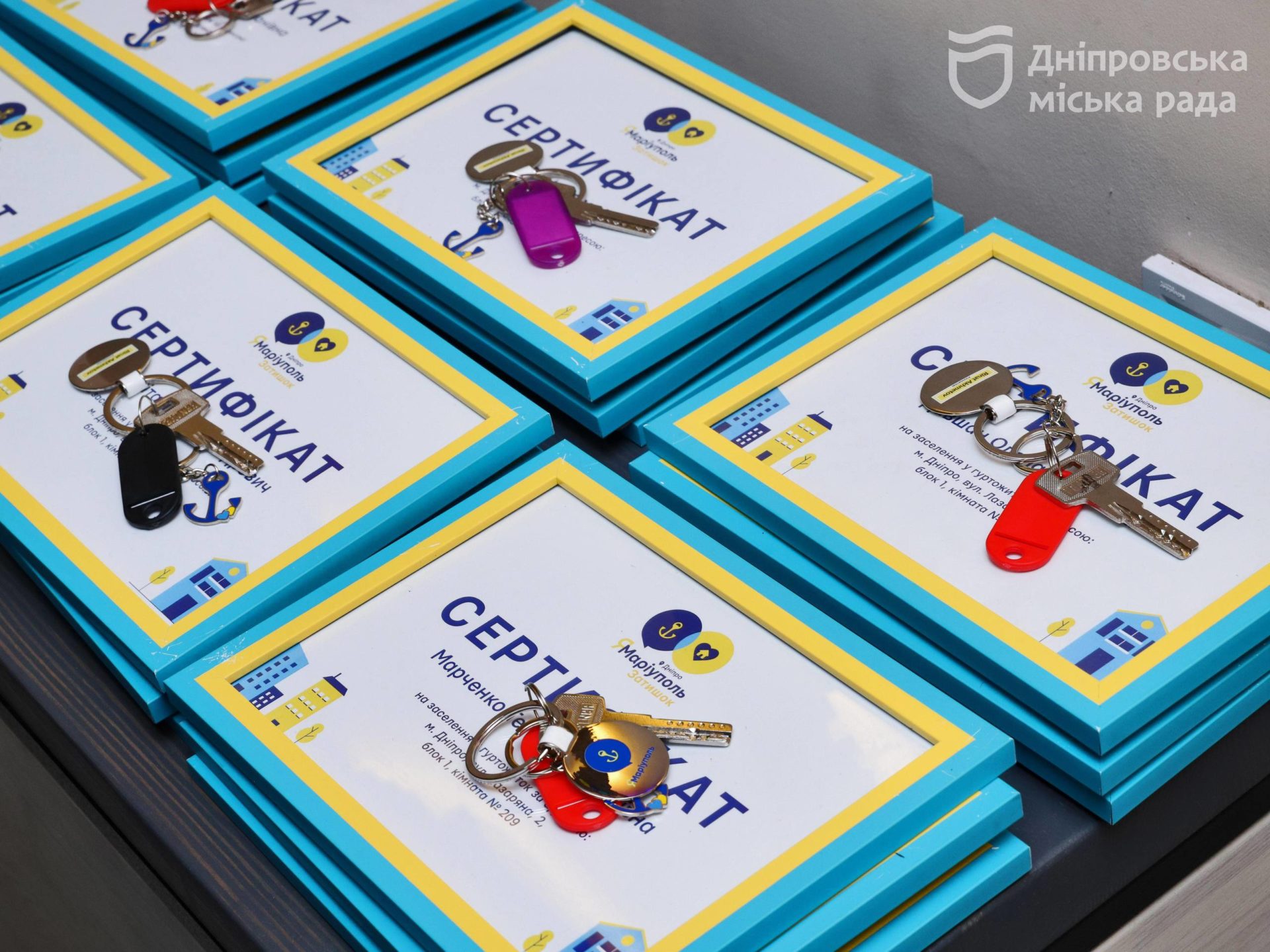 У Дніпрі ще 21 маріупольська родина отримала ключі від соціальних осель - 10.12.2025