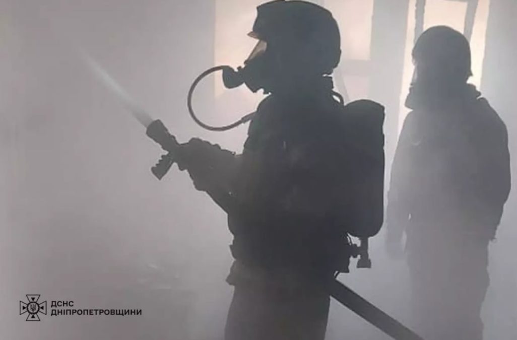 У Кривому Розі з пожежі у багатоповерхівці врятували вісьмох людей, серед них — діти - 14.12.2025