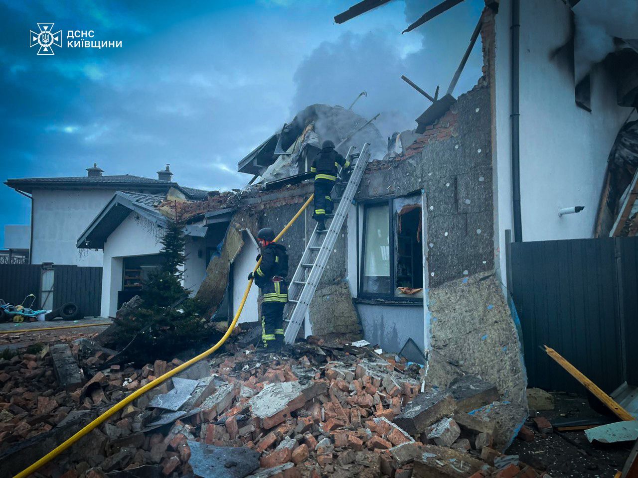 Наслідки атаки рф на Київщині - 23.12.2025