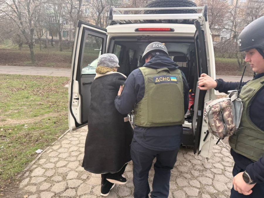 росіяни обстріляли Нікопольщину дронами та артилерією: постраждали 3 людини - 22.12.2025