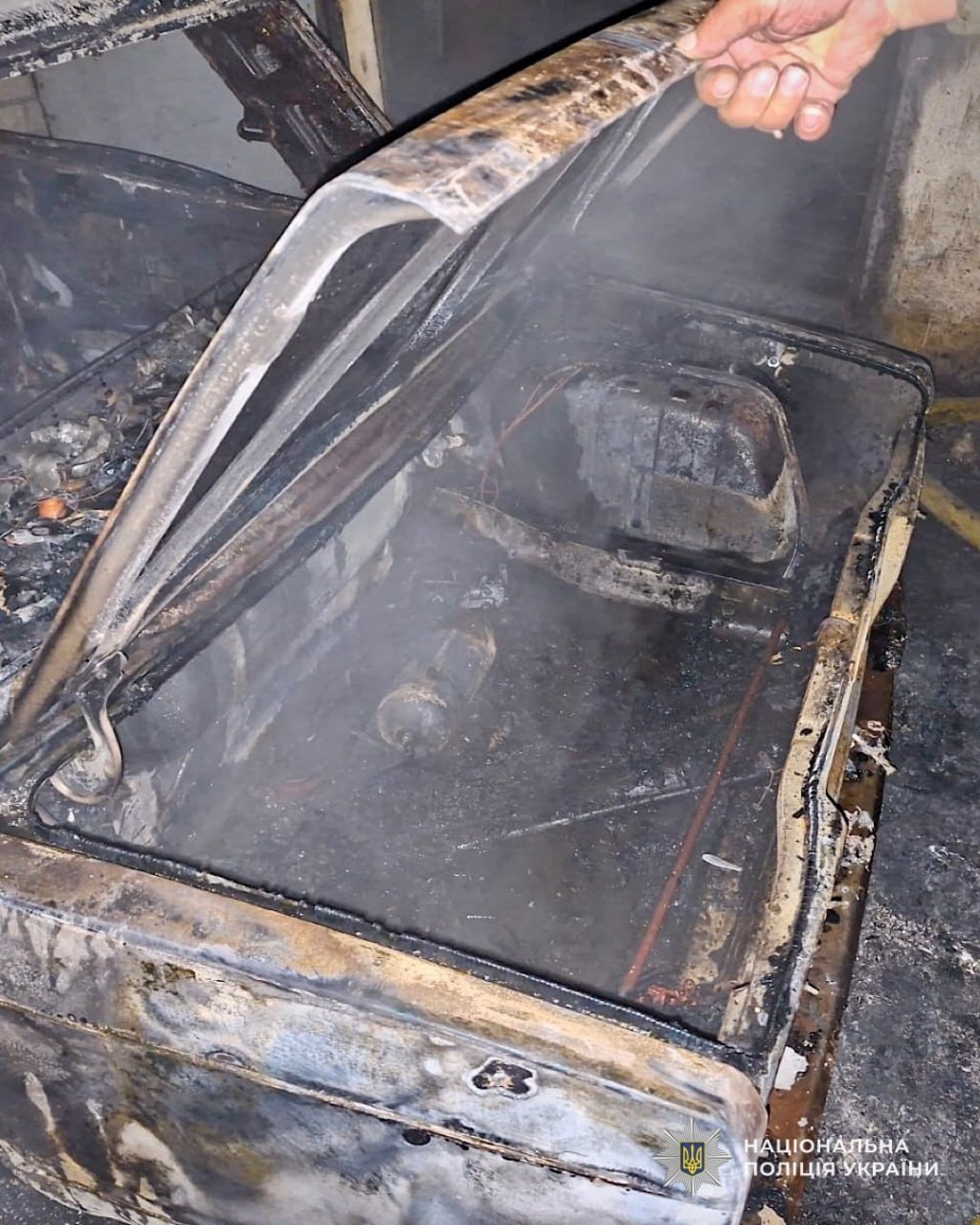 У Дніпрі чоловік спалив автівку: поліція затримала підозрюваного - 26.12.2025