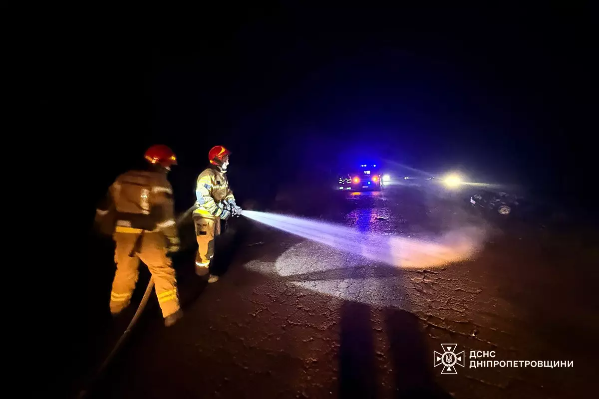 На Дніпропетровщині рятувальники деблокували чоловіка після зіткнення з вантажівкою - 11.12.2025