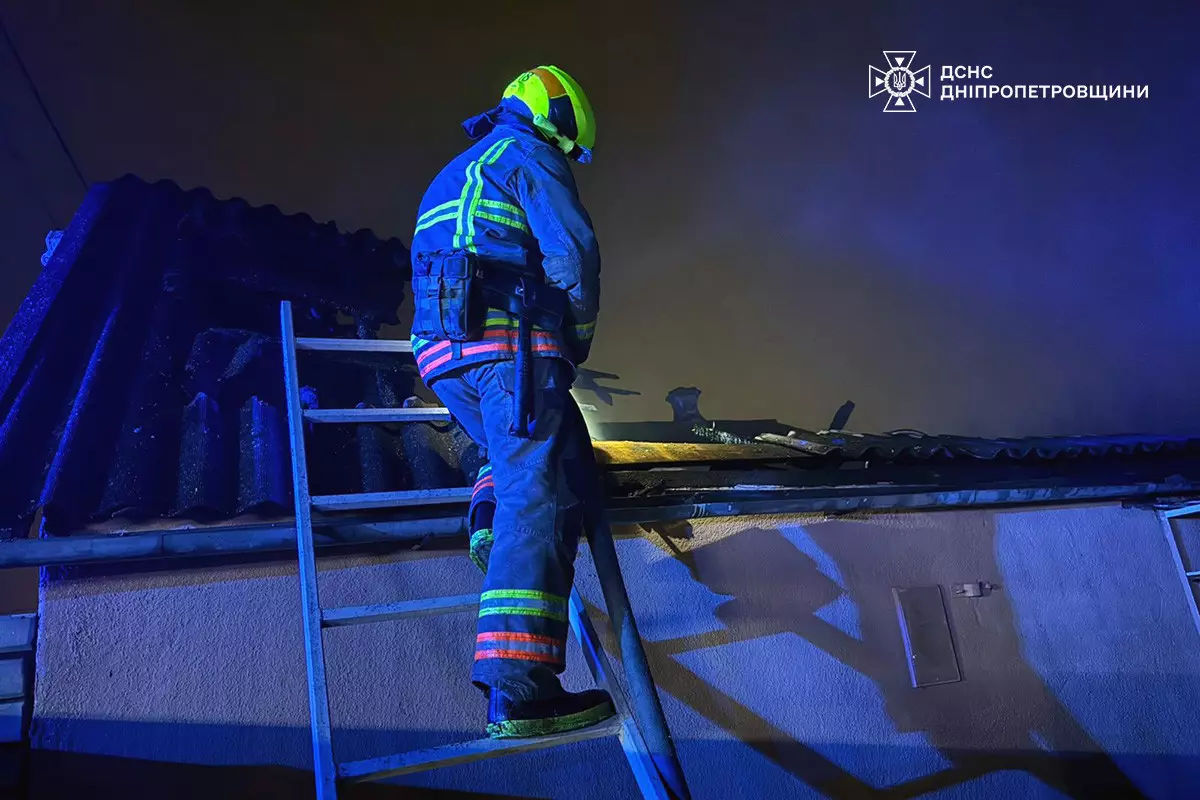 У Дніпрі спалахнула господарська будівля - 12.12.2025