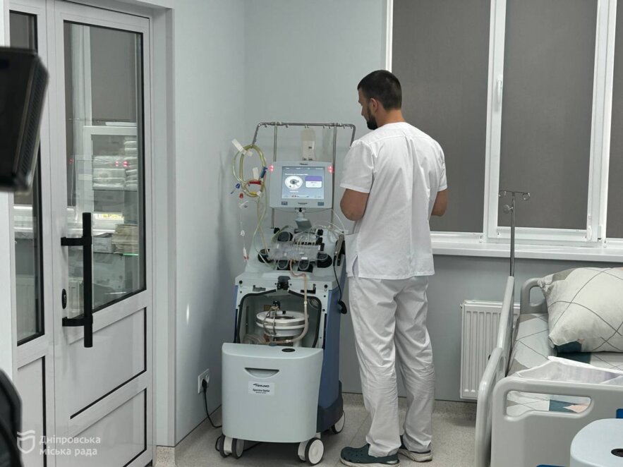 Нові операційні, центри ментального здоров'я, трансплантація та реабілітація: як лікарні Дніпра тримають тил - 19.01.2026