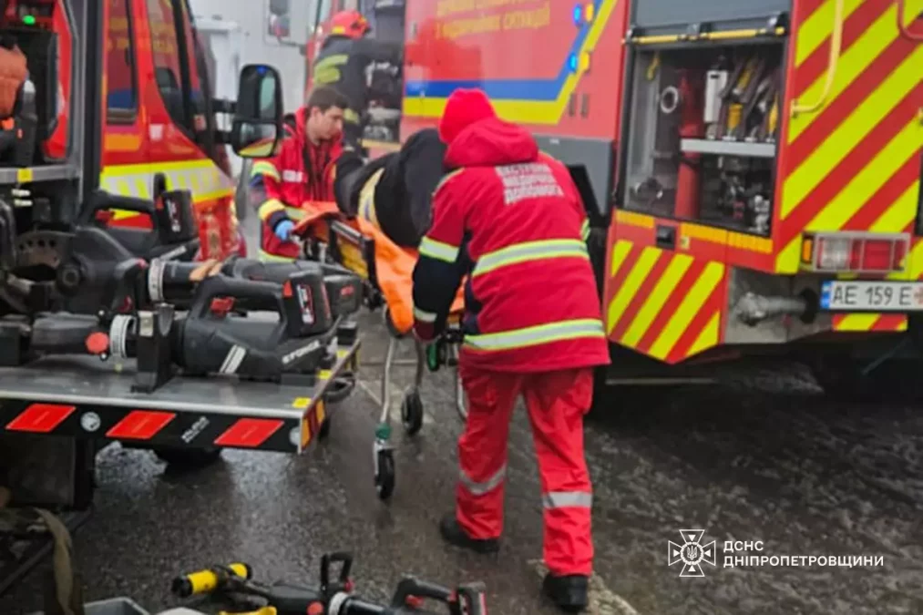 Сім авто потрапили в аварію на Криворізькому шосе у Дніпрі - 28.01.2026