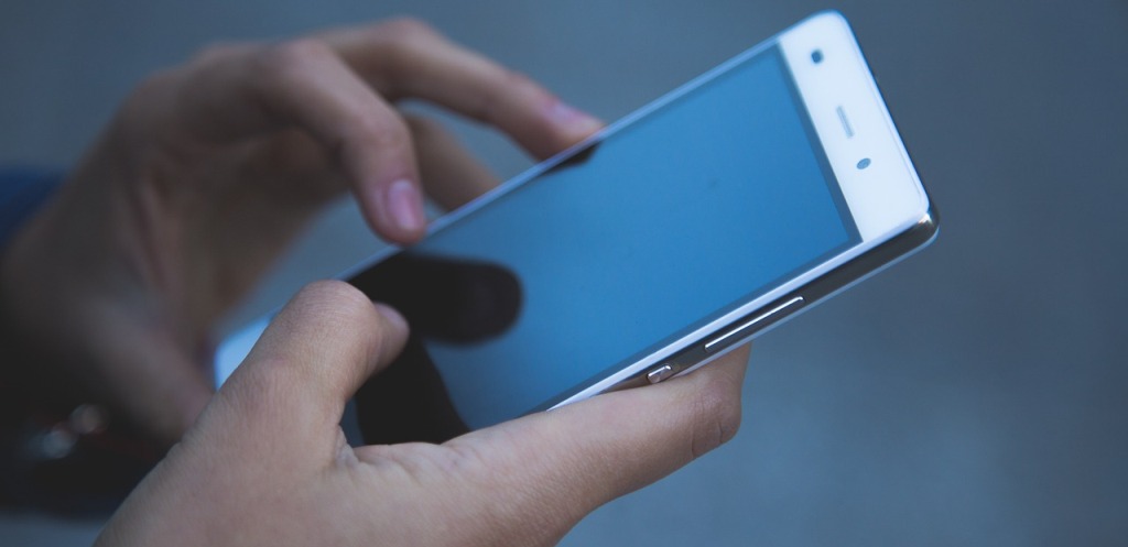 Як залишатися на зв’язку та з інтернетом під час знеструмлень: поради мешканцям Дніпропетровщини
