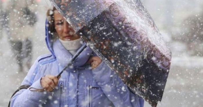 Негода у Дніпрі: комунальники працюють посилено, містян просять залишатись вдома - 30.01.2026