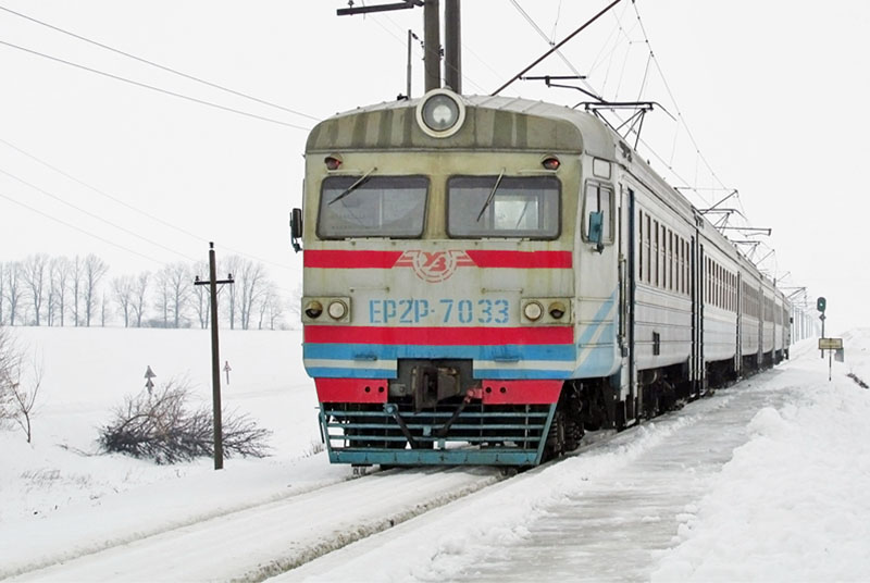 Від сьогодні близько 30 електричок на Дніпропетровщині тимчасово припиняють рух