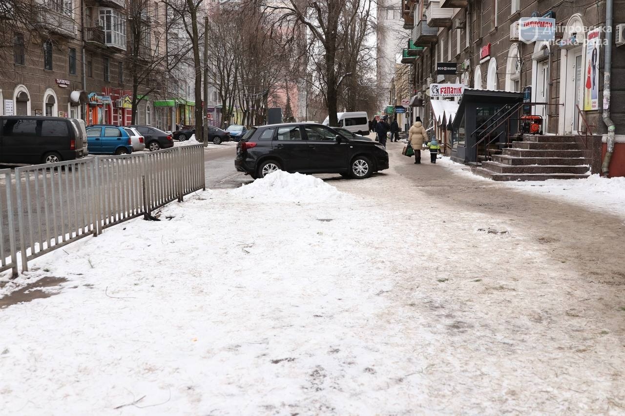 Ялинкові ринки Дніпра: перевірка та прибирання залишків дерев - 02.01.2026