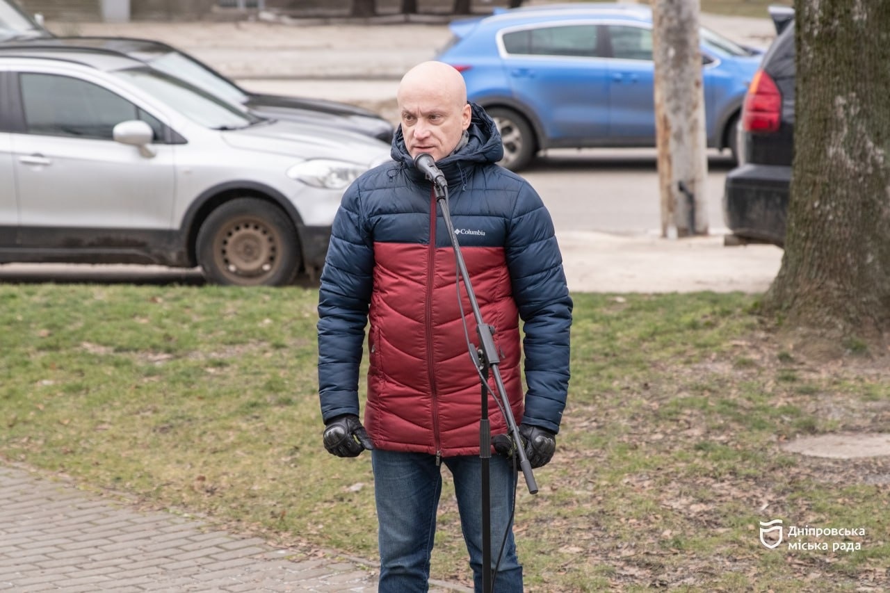 Імена, що стали історією: у Шевченківському районі Дніпра відкрили третю частину проєкту «Історії Героїв» - 09.01.2026