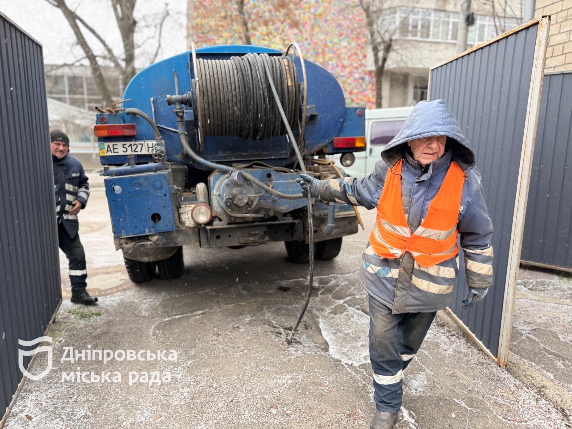 У Дніпрі комунальники стабілізували роботу систем водопостачання та водовідведення після аварій - 10.01.2026
