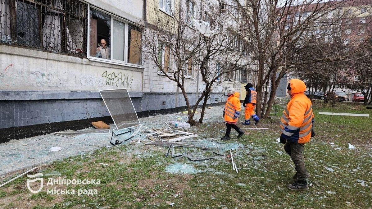 У Дніпрі оперативно ліквідовують наслідки ворожої атаки - 10.01.2026