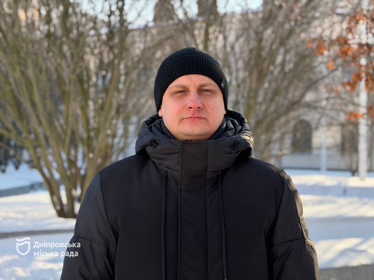 500 людей та спецтехніка прибрали сніг з ключових доріг Дніпра - 12.01.2026