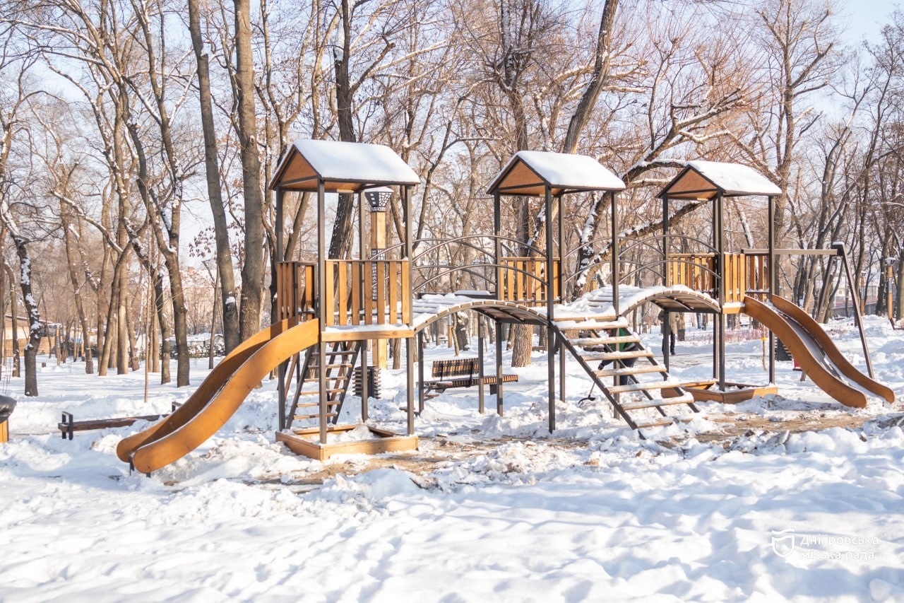 Нові доріжки, майданчики, інклюзивність і зона для вигулу собак: який вигляд після ремонту має сквер Металургів - 16.01.2026