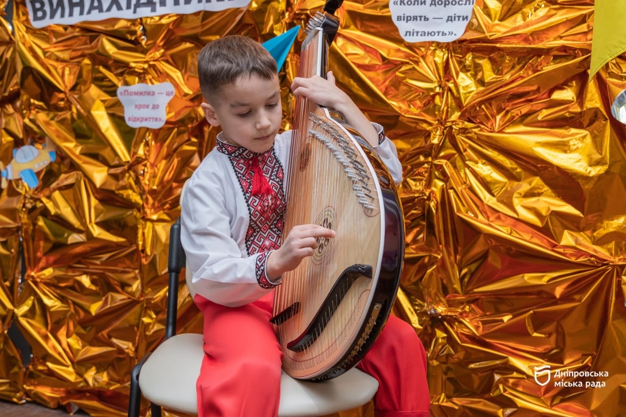 Вихованці закладів позашкілля Дніпра відзначені золотими та платиновими медалями на міжнародних конкурсах - 16.01.2026