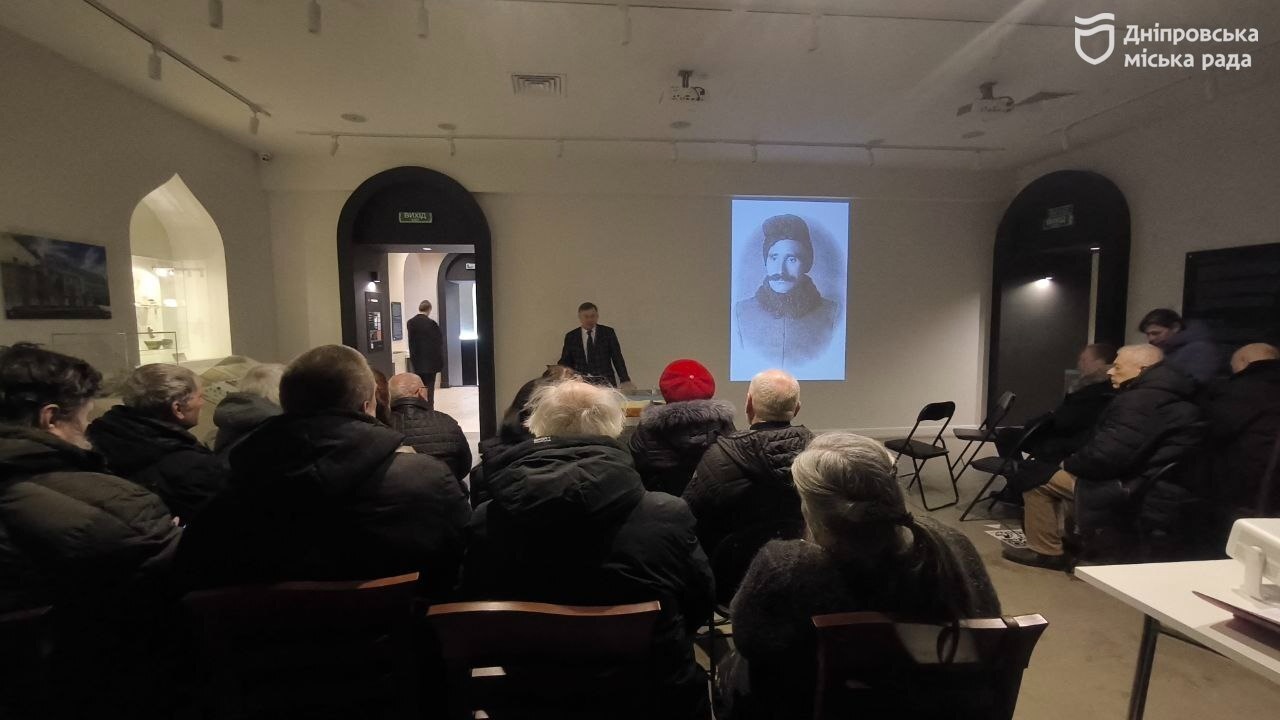 Лоцман Дніпра та шлях українців до незалежності: Музей спротиву Голодомору провів лекцію до Дня Соборності України