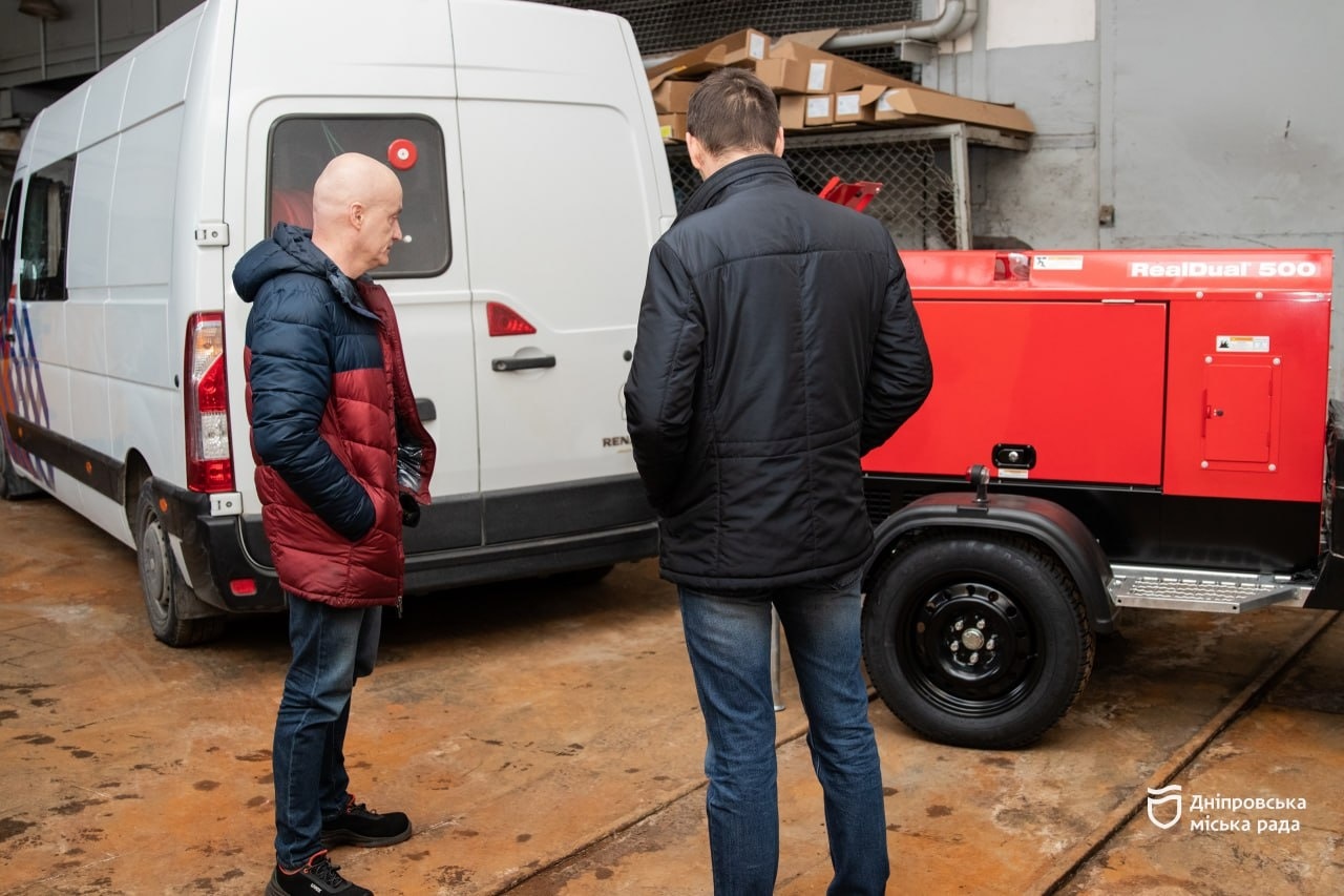 Дніпро отримав від Фонду Притули мобільний зварювальний комплекс для відновлення водопровідних мереж після ворожих атак