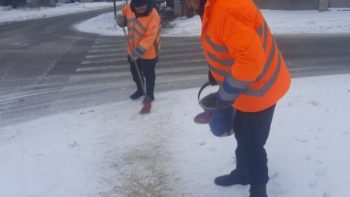 Комунальники Дніпра - в посиленому режимі, щоб дороги і тротуари були безпечними - 25.01.2026