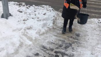 Комунальники Дніпра - в посиленому режимі, щоб дороги і тротуари були безпечними - 25.01.2026