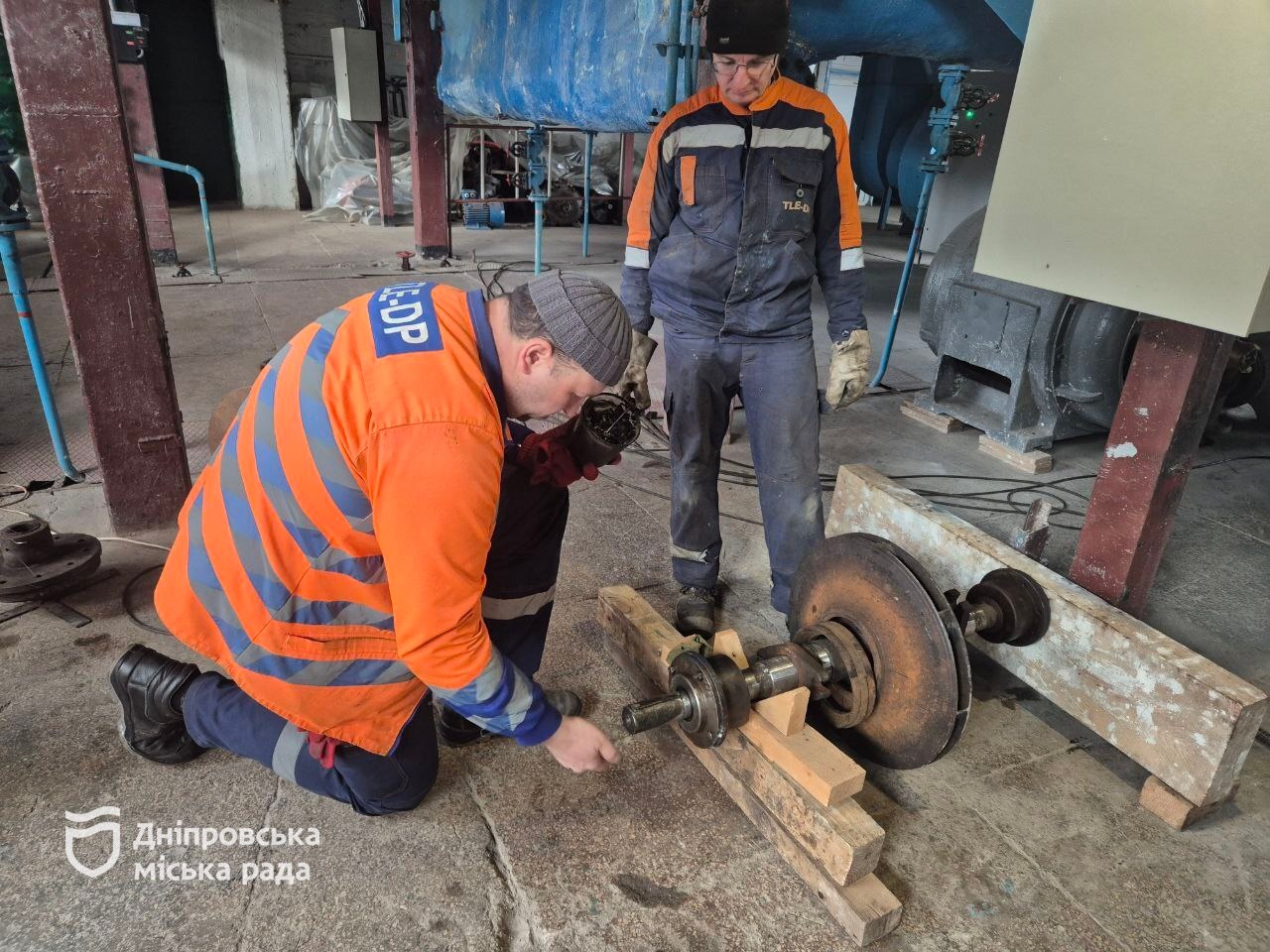 У Дніпрі ремонтують насоси та підключають генератори для стабільного опалення - 28.01.2026