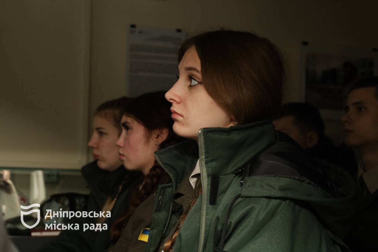 У Музеї історії Дніпра до дня пам’яті Героїв Крут провели тематичну лекцію для учнів ліцею з посиленою військовою і фізичною підготовкою - 29.01.2026