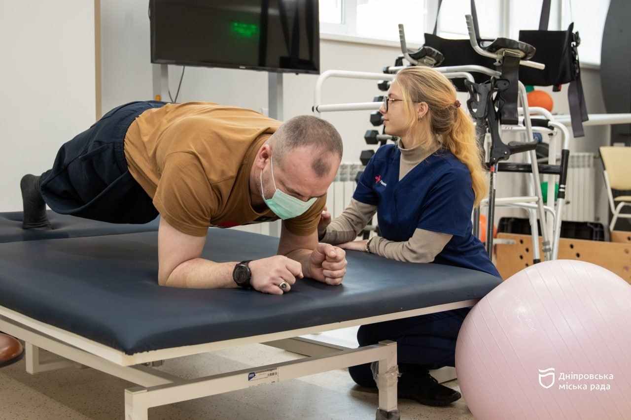 Реабілітація в Дніпрі — поранений поліцейський готується до протезування - 29.01.2026