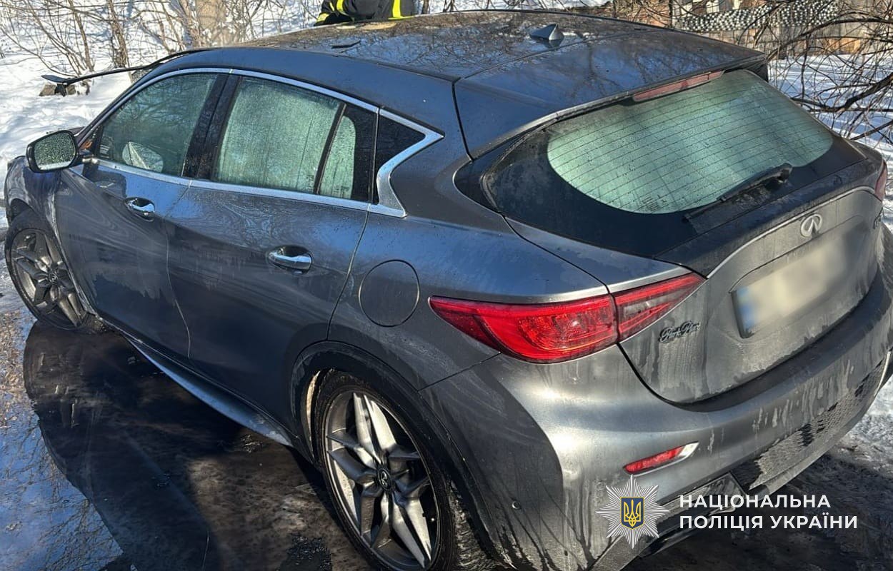 У Кам’янському затримали підлітка, якого підозрюють в умисному підпалі авто