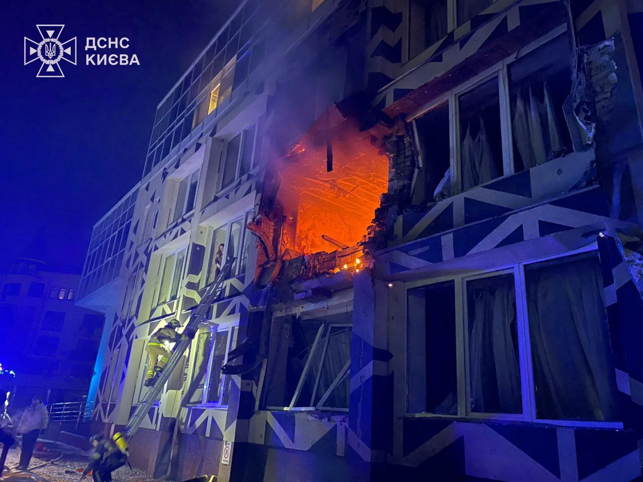 2 загиблих та поранені: вночі росія вдарила по лікарні у Києві та масовано атакувала область