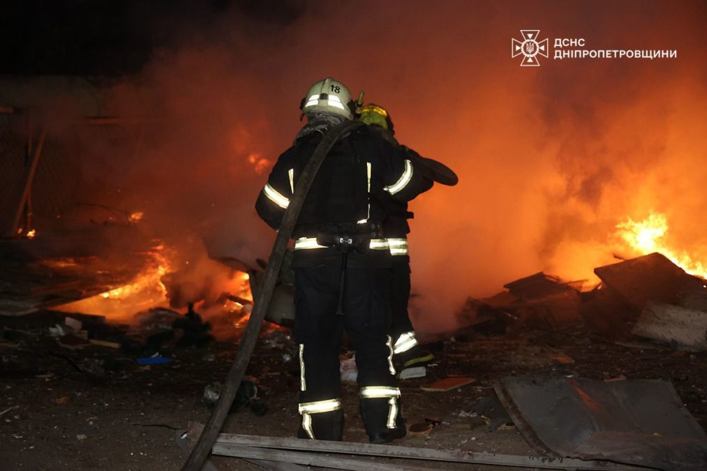У ДСНС показали наслідки нічного удару по Дніпру та області - 10.01.2026
