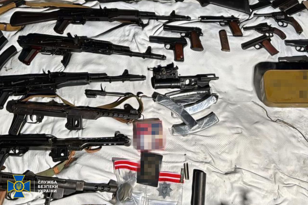 СБУ зірвала спробу продажу великої партії «трофейної» зброї у Дніпропетровській та Київській областях - 12.01.2026