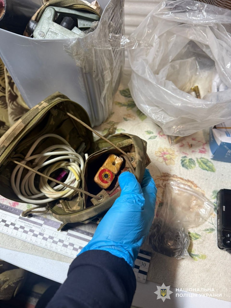 На Дніпропетровщині судитимуть двох чоловіків за спробу продажу автомата Калашникова - 14.01.2026