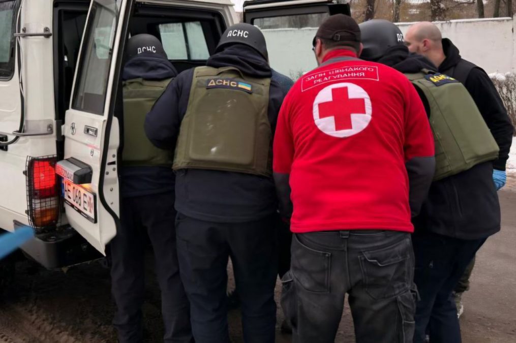 У Нікополі внаслідок ворожого обстрілу поранено 33-річну жінку, її госпіталізовано у важкому стані - 27.01.2026