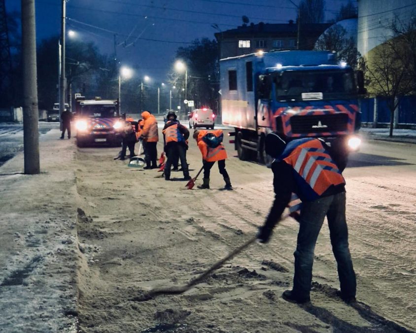 У Дніпрі змінили рух на набережній через ліквідацію наслідків обстрілу - 05.01.2025
