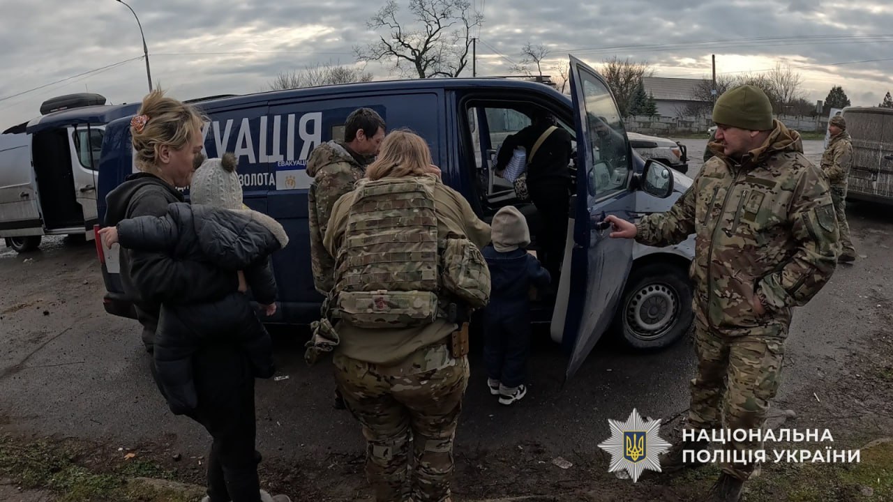 Із Васильківки на Синельниківщині евакуювали родину з чотирма дітьми після удару дрона - 09.01.2026