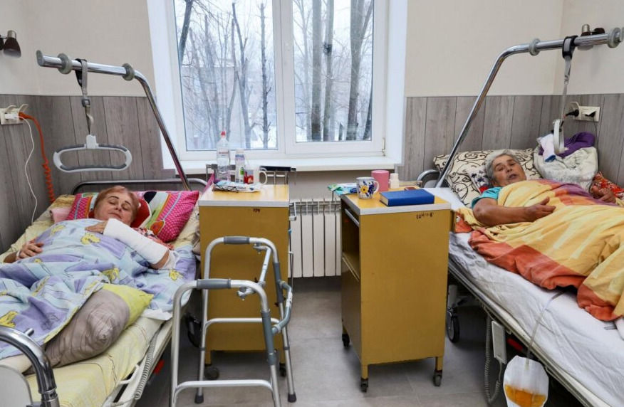 Нові операційні, центри ментального здоров'я, трансплантація та реабілітація: як лікарні Дніпра тримають тил - 19.01.2026