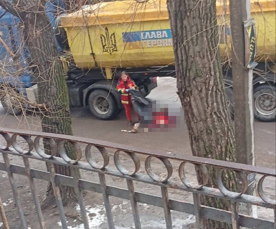 Місце смертельної ДТП з вантажівкою в Індустріальному районі Дніпра