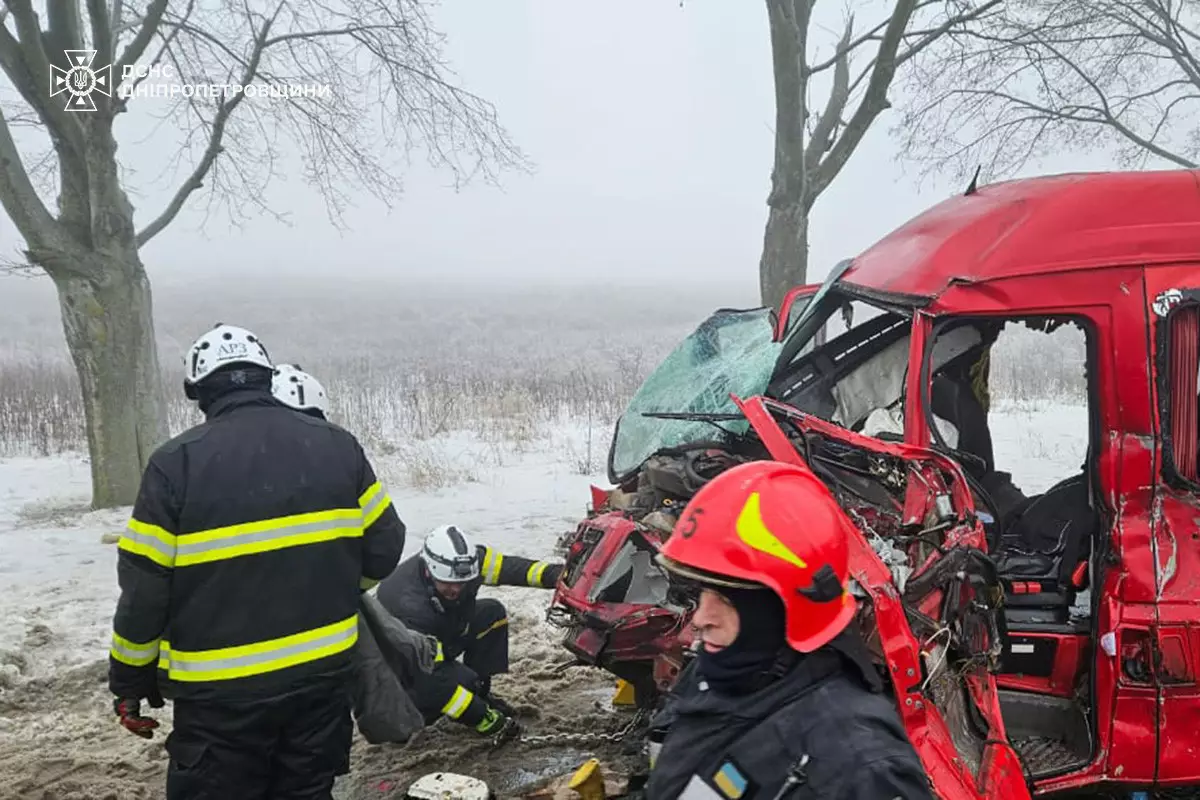 Сім авто потрапили в аварію на Криворізькому шосе у Дніпрі - 28.01.2026