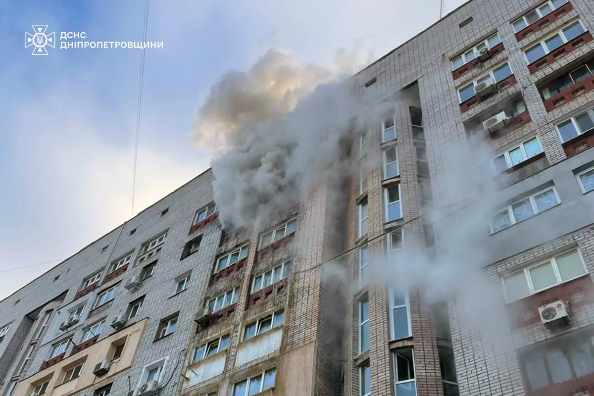 У Дніпрі спалахнула пожежа в квартирі дев’ятиповерхівки - 01.02.2026