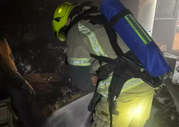 Кривий Ріг: на пожежі у дев’ятиповерхівці врятували чоловіка