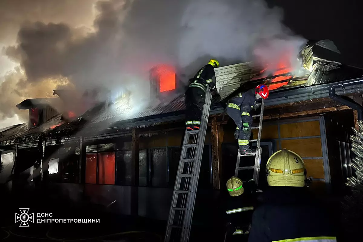пожежа у двоповерховому будинку в Дніпрі