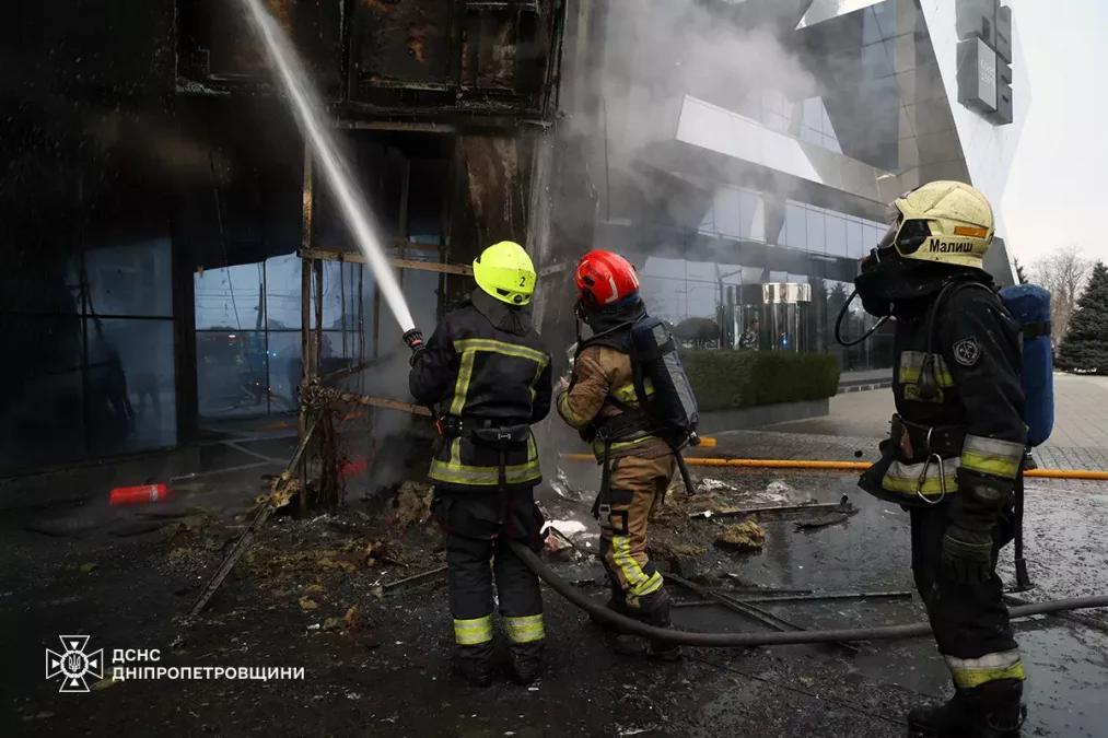 У центрі Дніпра зранку сталася пожежа в бізнес-центрі «Куб» - 05.02.2026
