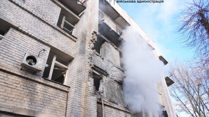 пошкоджений пологовий будинок у Запоріжжі після удару дрона пошкоджений пологовий будинок у Запоріжжі після удару дрона