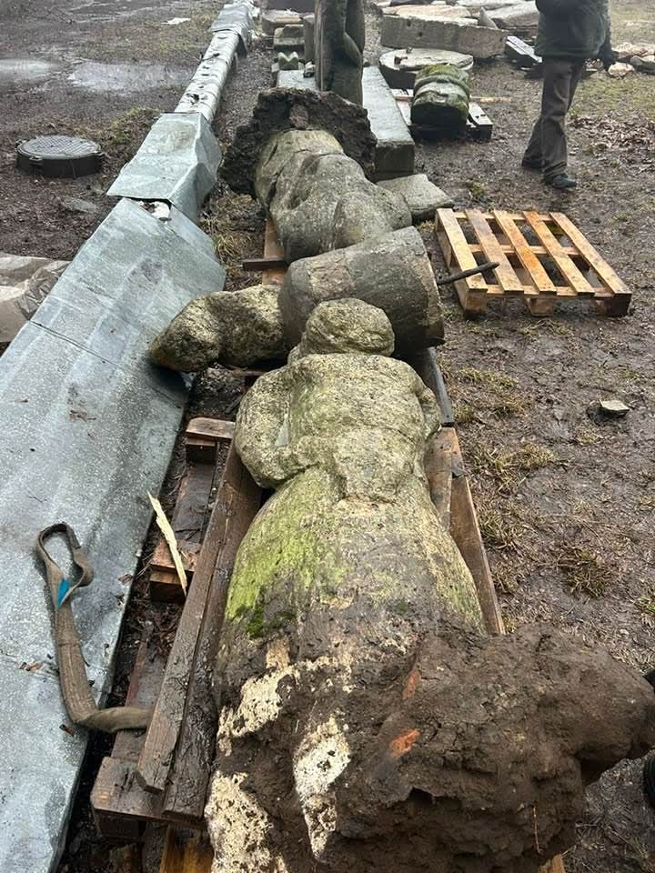 До Дніпра евакуювали 5 половецьких “баб” з прифронтової Васильківки