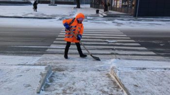 Боротьба з ожеледицею в Дніпрі - 9.02.2026