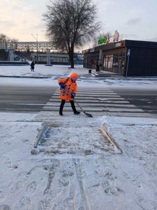 Боротьба з ожеледицею в Дніпрі - 9.02.2026