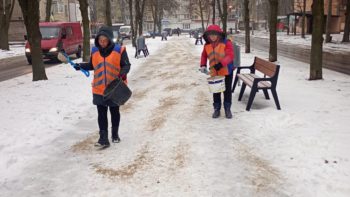 Розчищення доріг і тротуарів від снігу у Дніпрі - 25.02.2026
