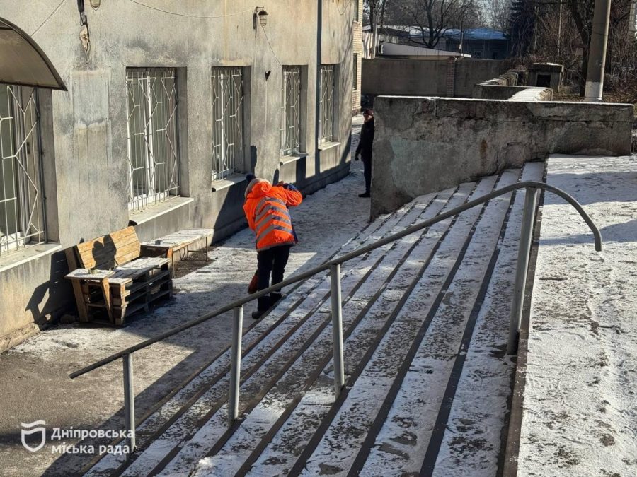Дніпро ліквідовує наслідки наймасштабнішої атаки: ситуація з теплом та відновленням житла