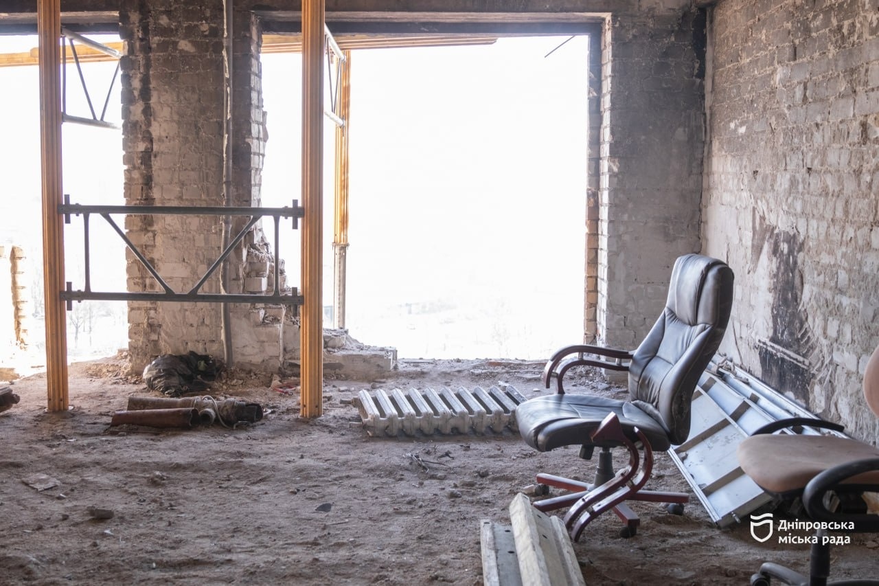 У Дніпрі завершують демонтаж аварійних конструкцій у будинку після влучання шахеда 22 січня