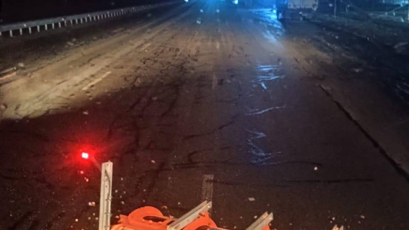 У Дніпрі ускладнення погодних умов — на автошляхах працює спецтехніка - 06.02.2025